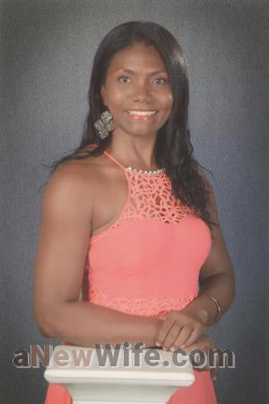 158180 - Leides Age: 48 - Colombia