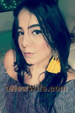 176809 - Laura Age: 32 - Colombia
