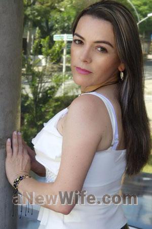 184780 - Lina Age: 47 - Colombia