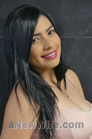 191920 - Thalia Age: 27 - Colombia