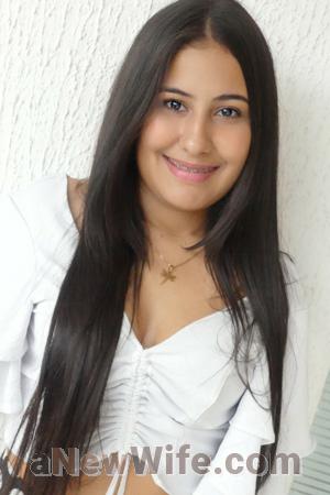 192545 - Alexandra Age: 26 - Colombia