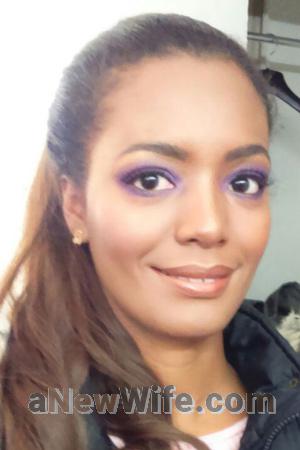 195911 - Yanelis Age: 39 - Colombia