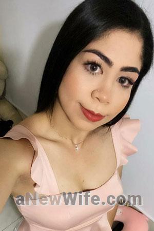 200167 - Daniela Age: 29 - Colombia