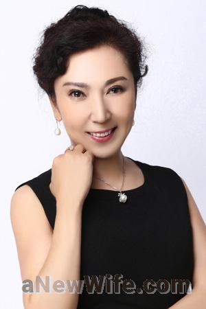 203013 - Amanda Age: 65 - China