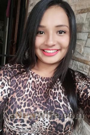 204021 - Tavy Age: 25 - Costa Rica