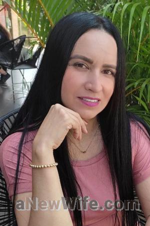 204198 - Jessenia Age: 49 - Colombia
