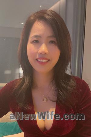 204819 - Alicia Age: 57 - China