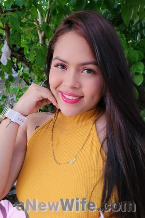209818 - Geraldine Age: 26 - Colombia