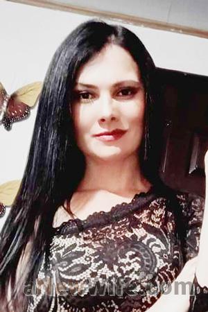 210410 - Kevelyn Age: 39 - Costa Rica