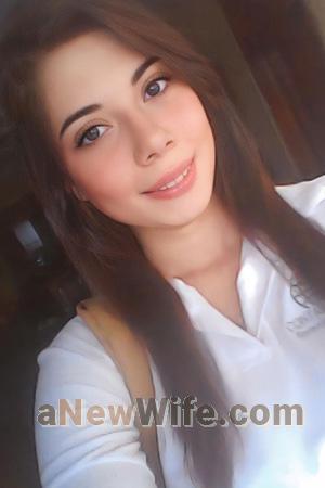 212026 - Michelle Age: 28 - Colombia