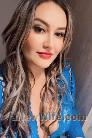 215143 - Yuri Age: 42 - Colombia