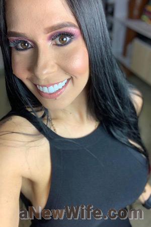 219488 - Laura Age: 36 - Colombia