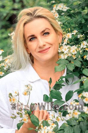 220668 - Viktoriia Age: 51 - Ukraine