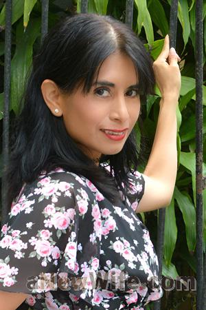 223037 - Elizabeth Age: 45 - Peru