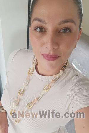 225118 - Evelyn Age: 39 - Costa Rica