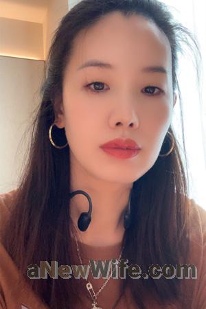 225301 - Lina Age: 44 - China