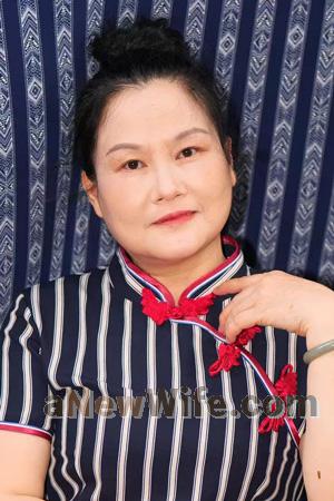 227229 - Isabelle� Age: 56 - China