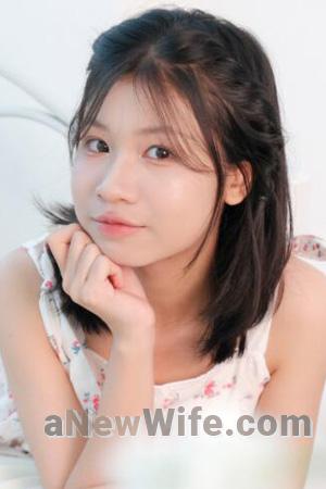 228410 - Tran Xuan Mai Age: 18 - Vietnam